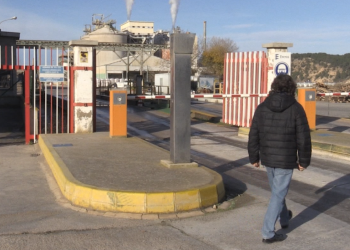 Resignació entre els treballadors d’Ercros per l’acord de tancament de la fàbrica de Flix