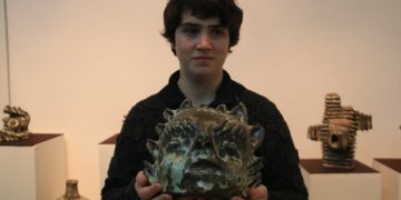 La ceràmica ‘salvatge’ de l’artista invident Natàlia Gual, protagonista de l’exposició del Raval de l’Art de Roquetes