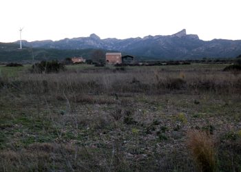 Tramiten instal·lar una central fotvoltaica al Perelló amb més de 57.000 plaques solars