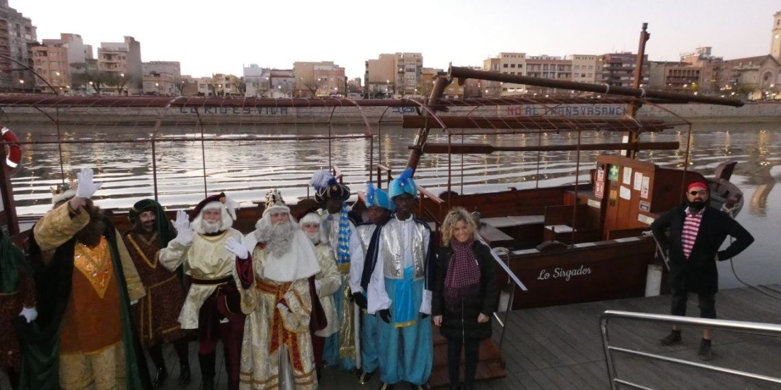 [#Fotogaleria 📸 ] La Cavalcada Màgica dels Reis Mags de Tortosa, des de dins