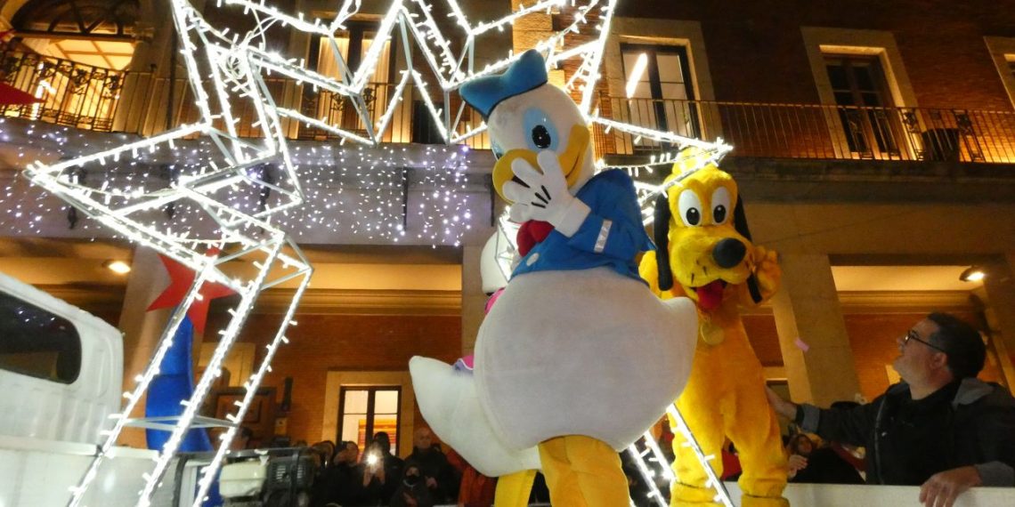 [#Fotogaleria 📸 ] La Cavalcada Màgica dels Reis Mags de Tortosa, des de dins