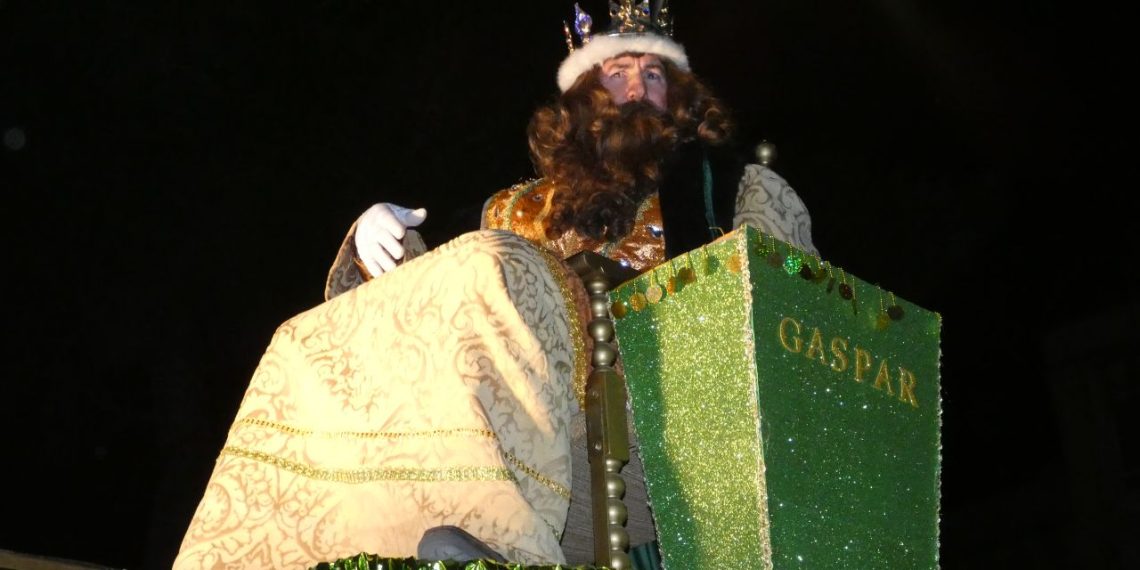 [#Fotogaleria 📸 ] La Cavalcada Màgica dels Reis Mags de Tortosa, des de dins