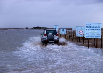 Els ‘microtrencaments’ pel temporal mantenen tallada la barra del Trabucador