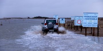 Els ‘microtrencaments’ pel temporal mantenen tallada la barra del Trabucador