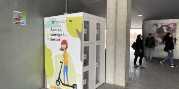 El Campus de la URV a l’Ebre estrena un punt de recàrrega i dipòsit de bicicletes i patinets elèctrics