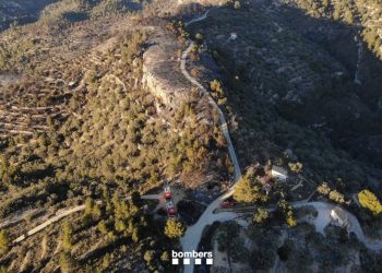 Controlat l’incendi forestal de Tortosa que ha cremat unes 30 hectàrees al Coll de l’Alba