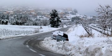 Nevada idíl·lica i amb incidències mínimes a Horta de Sant Joan i Arnes