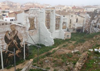 Així són els nous murals de Roc Blackblock que repassen la història de Tortosa