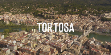 Una campanya turística de Tortosa que ‘amaga’ el monument franquista