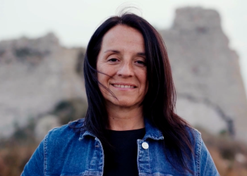 Així sona ‘Som aquí’, el videoclip del primer tema del nou disc de Montse Castellà