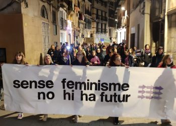 Vaga Feminista aplega mig miler de persones als carrers de Tortosa pel 8-M