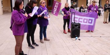 Eliminar la bretxa salarial i la corresponsabilitat a la llar: reivindicacions sindicals del 8-M a Tortosa