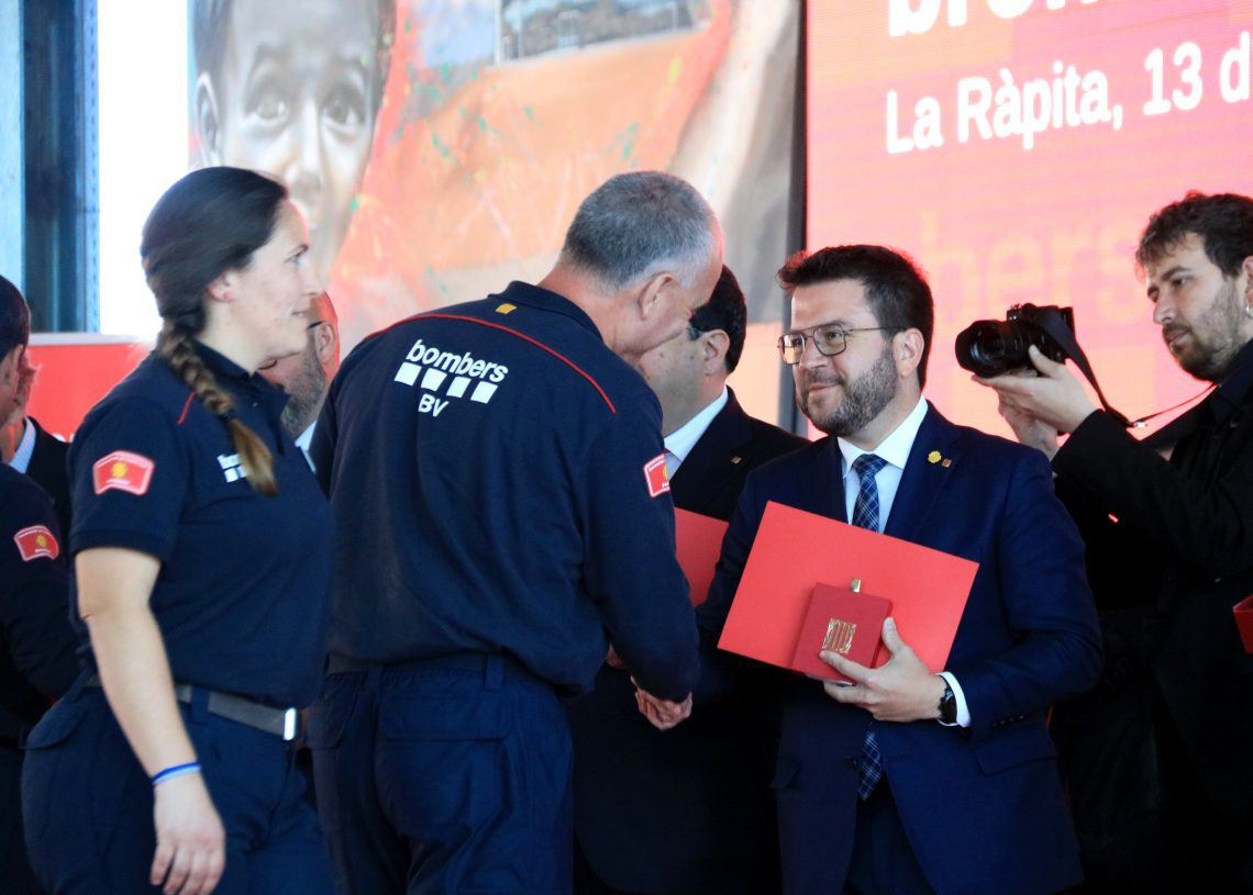 Aragonès celebra des de la Ràpita que hi ha més dones als Bombers de la Generalitat