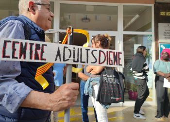 Així va ser la caminada de protesta dels alumnes del CFA de Tortosa fins al Betània