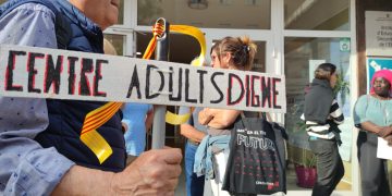 Així va ser la caminada de protesta dels alumnes del CFA de Tortosa fins al Betània