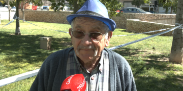 José Querol, l’extreballador de l’Ajuntament de Tortosa que captura eixams d’abelles