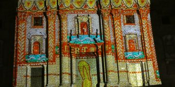 Llums i ombres del videomapping de la catedral de Tortosa