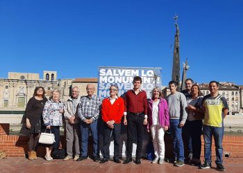 Lo Monument, menys vots que signatures