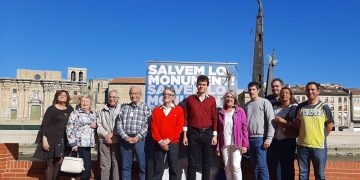 Lo Monument, menys vots que signatures
