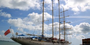 Els creuers tornen a la Ràpita amb un veler de turisme expeditiu amb cent passatgers