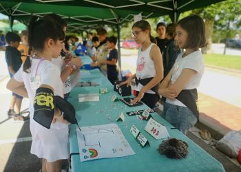 92 alumnes del Baix Ebre i Montsià participen a la Fira de Futurs Emprenedors