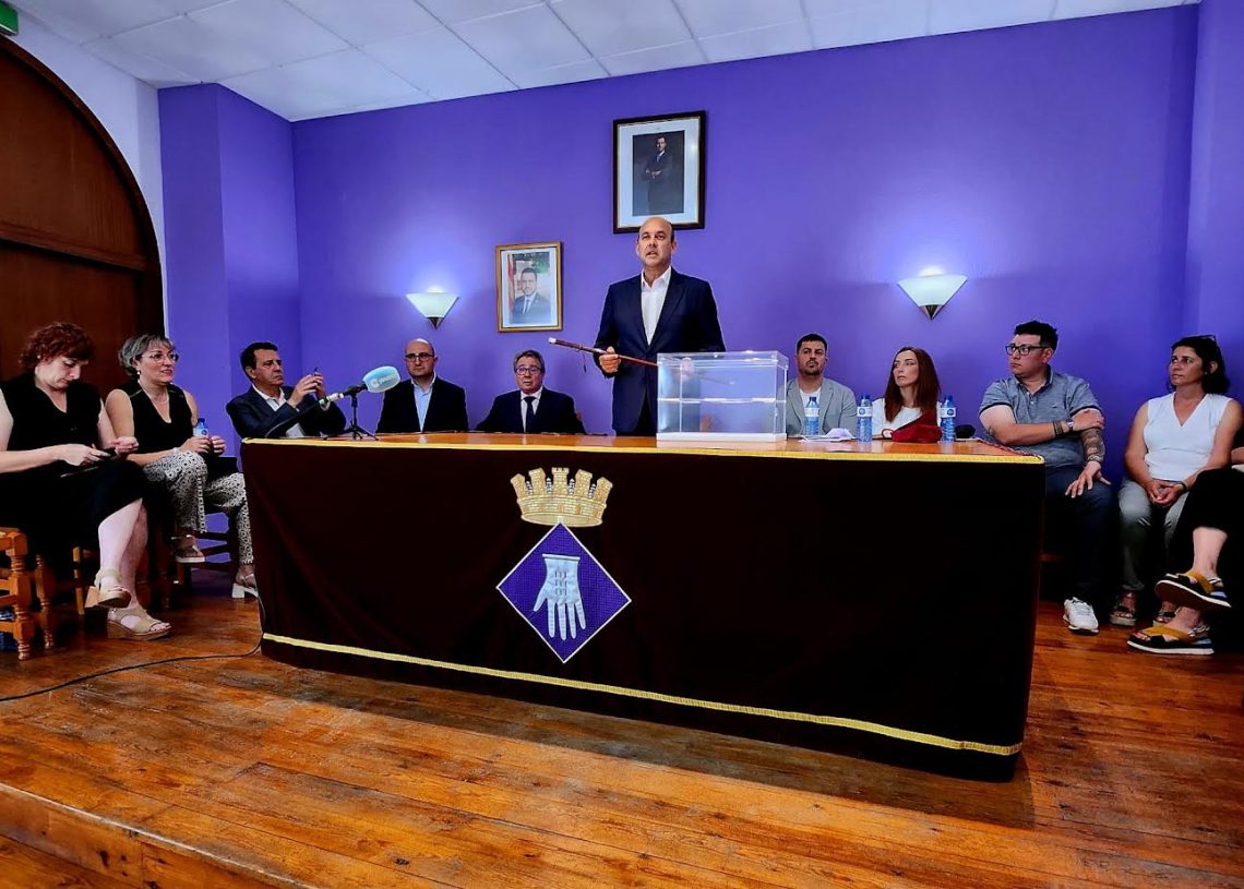 Luz i Biarnés (Junts) conserven les alcaldies de Gandesa i Móra d’Ebre amb el PP i la CUP