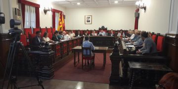 El govern de Tortosa i Roigé xoquen al ple del cartipàs per les retribucions i dedicacions