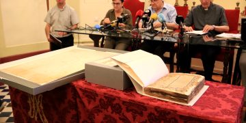 El bisbat de Tortosa restaura un manual inquisidor i la primera traça de l’actual catedral del segle XIV