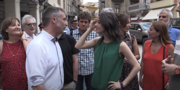 Quan Arrimadas va visitar el Renaixement i els independentistes van fer-li ‘un Tortosa’