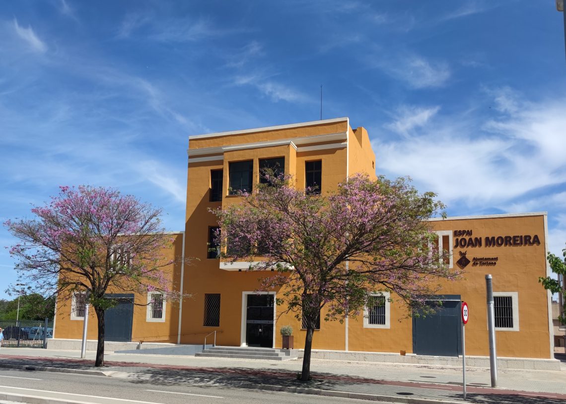 La SAMO, les ulleres de Ferreries que van voltar el món