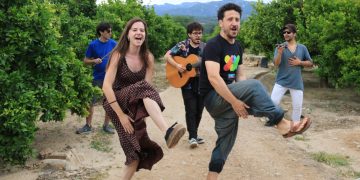 Pepet i Marieta fa 20 anys amb la festa, la sàtira, la reivindicació i la identitat intactes