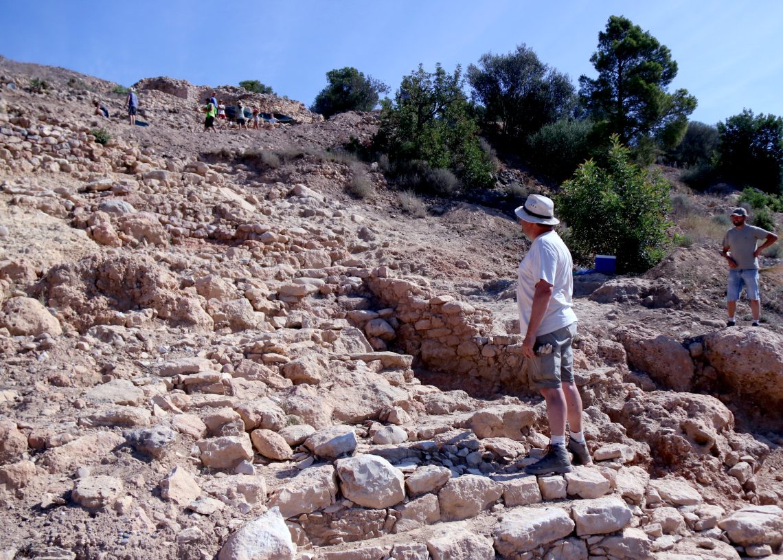 Un espai de culte fora muralles: la nova i poc usual troballa dels arqueòlegs al jaciment ibèric de l’Assut de Tivenys