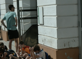 L’avaria d’un tren a Tortosa indigna un campus infantil que volia anar a l’Ampolla