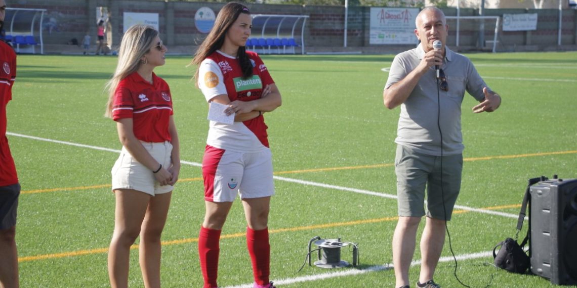 Així va ser la inauguració del nou camp de gespa artificial de Campredó