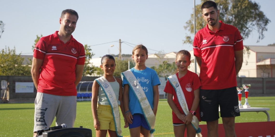 Així va ser la inauguració del nou camp de gespa artificial de Campredó