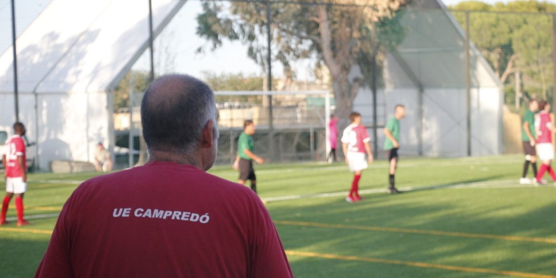 Així va ser la inauguració del nou camp de gespa artificial de Campredó