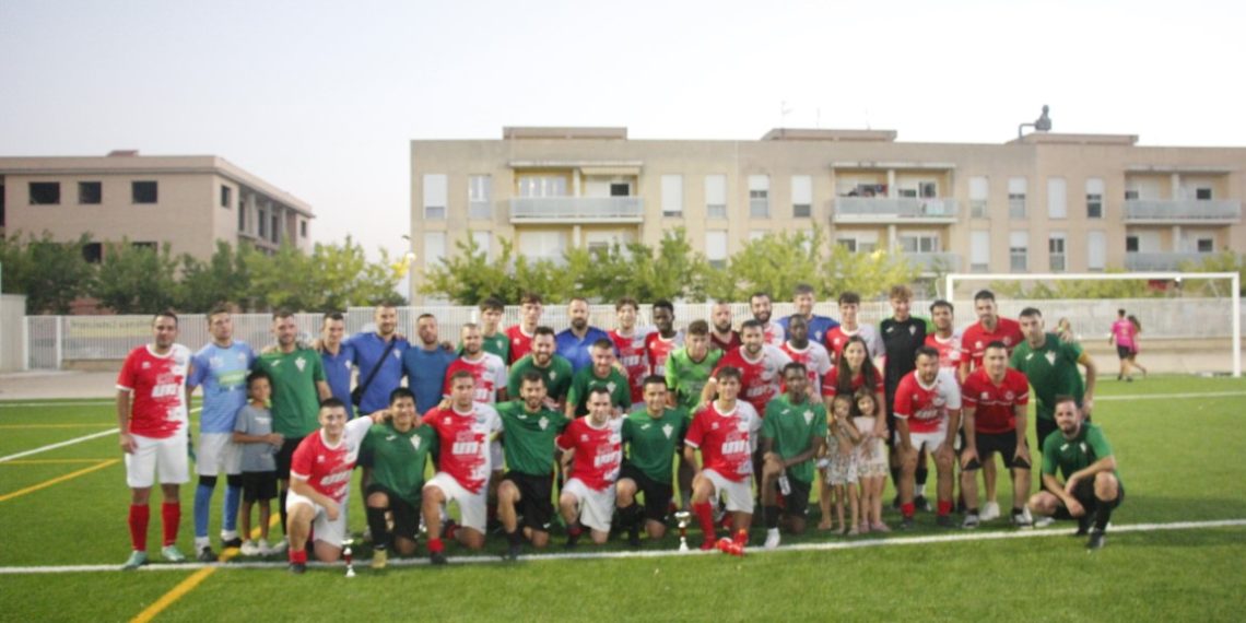 Així va ser la inauguració del nou camp de gespa artificial de Campredó