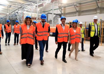 Kronospan signa el compromís per ampliar la planta de Tortosa i invertir-hi 150 milions més
