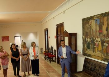 Cedeixen a l’Ajuntament de Tortosa un tapís d’Antoni Cerveto sobre el repartiment del panoli