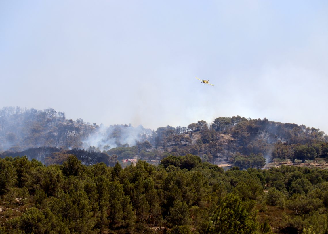 L’incendi forestal del Perelló ha afectat sis caravanes abandonades i algunes casetes