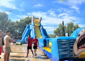 Així ha sigut la prova del circuit de penyes de Tortosa amb el tobogan Megalodón
