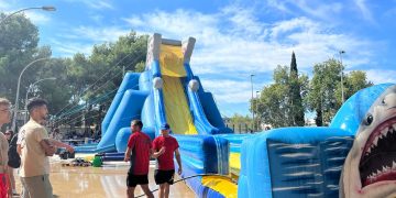 Així ha sigut la prova del circuit de penyes de Tortosa amb el tobogan Megalodón