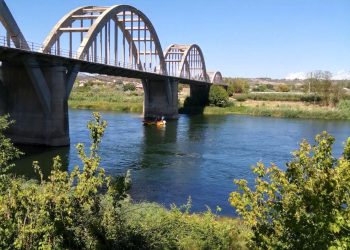 Els Bombers localitzen el cos sense vida d’un home en una illa del riu a Móra d’Ebre