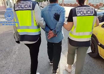 Detenen a Tortosa 22 persones per falsificar documentació per a immigrants que treballaven al camp