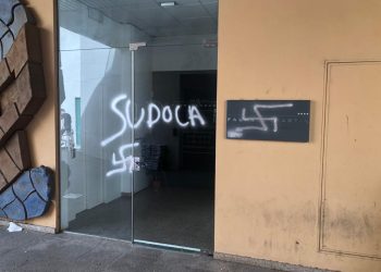 Faura denuncia un atac amb pintades xenòfobes i neonazis al seu despatx professional