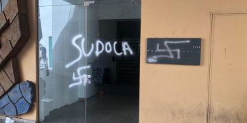 Faura denuncia un atac amb pintades xenòfobes i neonazis al seu despatx professional