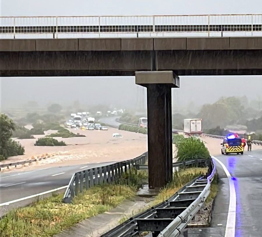 Reobren l’AP-7 al Montsià però encara hi ha afectacions viàries pels aiguats
