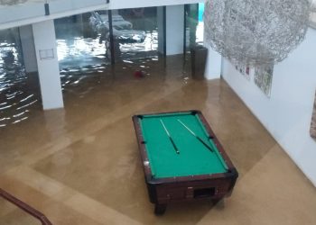 Un fort aiguat afecta l’Ampolla, talla l’N-340 i inunda l’hotel Cap Roig