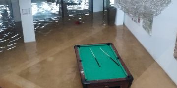 Un fort aiguat afecta l’Ampolla, talla l’N-340 i inunda l’hotel Cap Roig