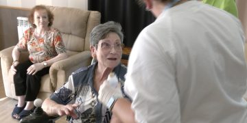 Salut inicia la vacunació conjunta de la grip i la covid-19 a les Terres de Ebre